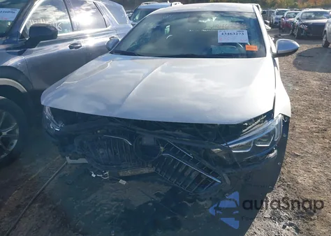 2018 Buick Regal Sportback Essence from USA, damaged, VIN W04GP6SX5J1028423